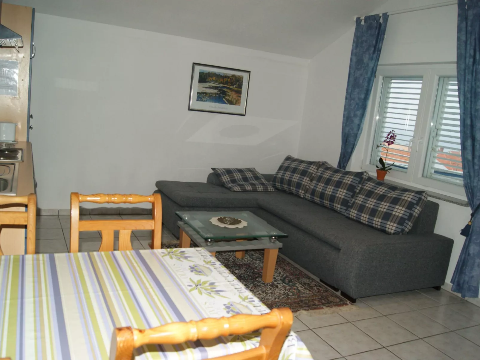 FeWo 2, mit 1. Schlafzimmer für 4. Personen mit Balkon im ersten Obergeschoss g-Binnen