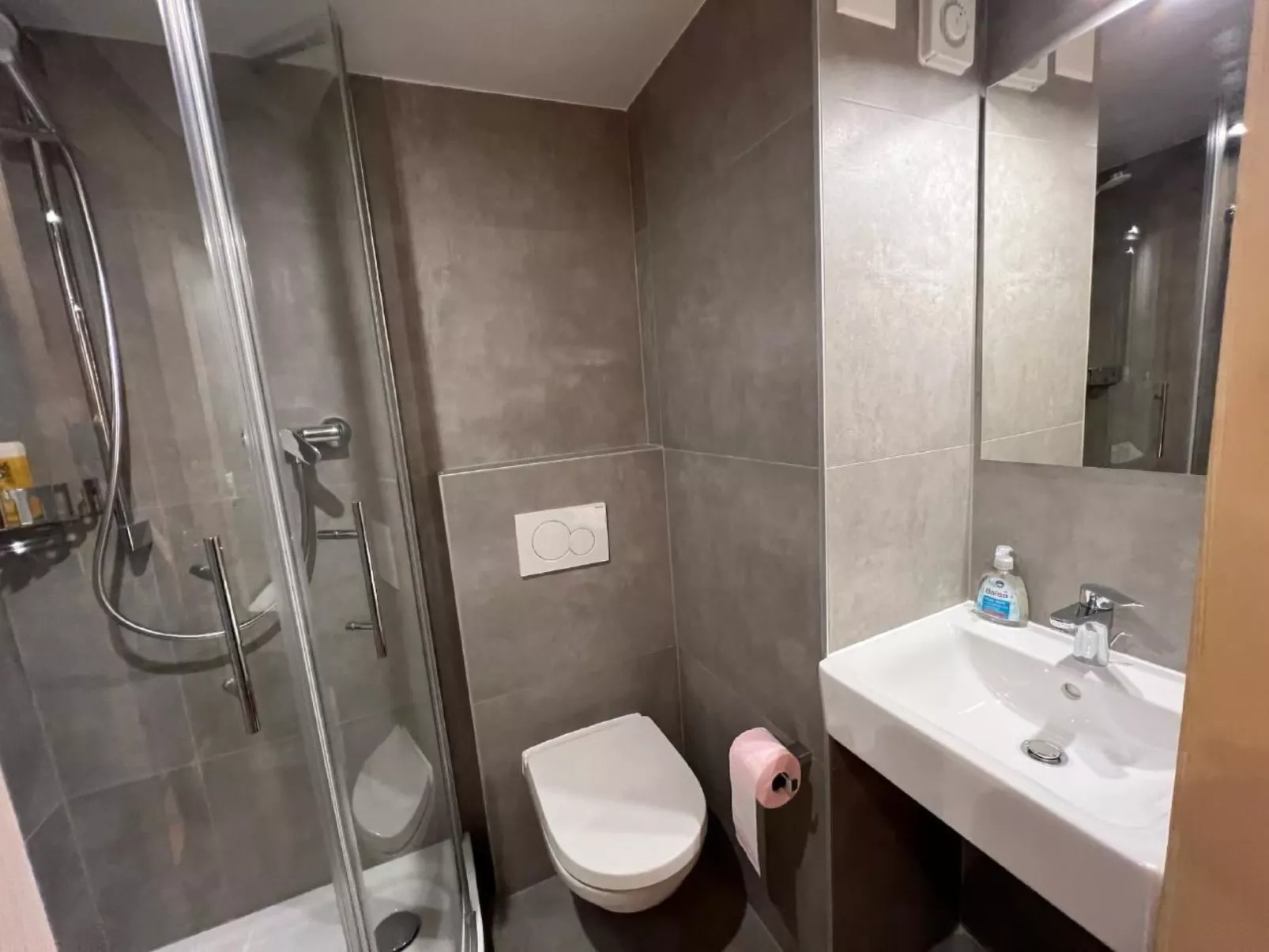 River App., Morgins-Image-tags.info