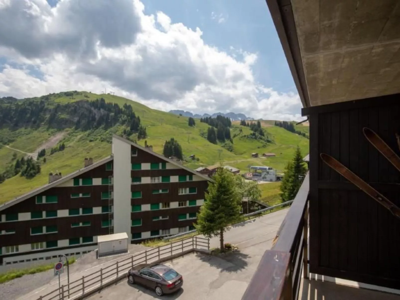 3 Zi FeWo App 23. Le Miroi an Skipiste-Buiten