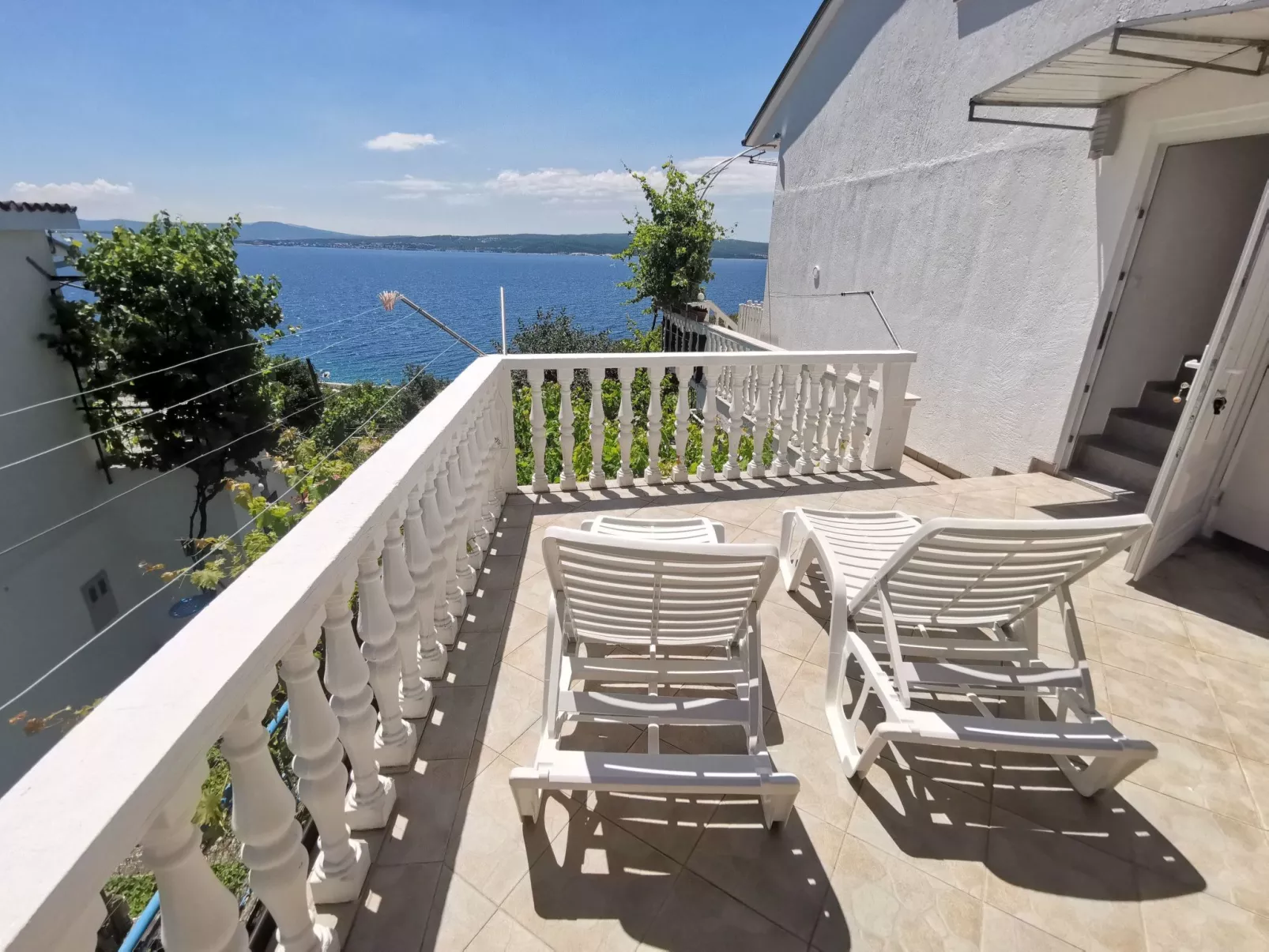 Wohnung 70m vom Strand entfernt, mit AC und WiFi-Buiten