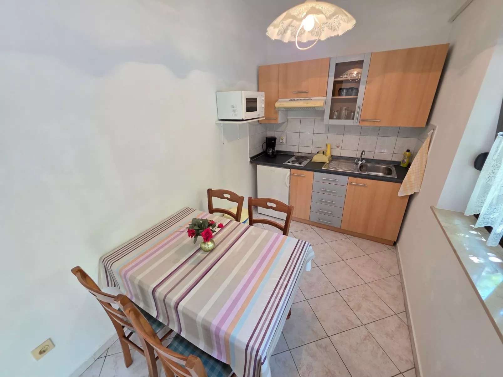 In Novi Vinodolski mit Grill, Garten und Terrasse-Binnen