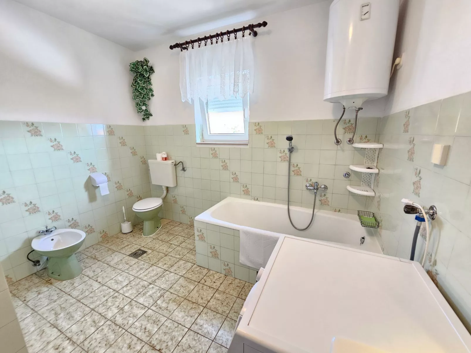 Wohnung für 6 Personen mit Terrasse-Image-tags.info