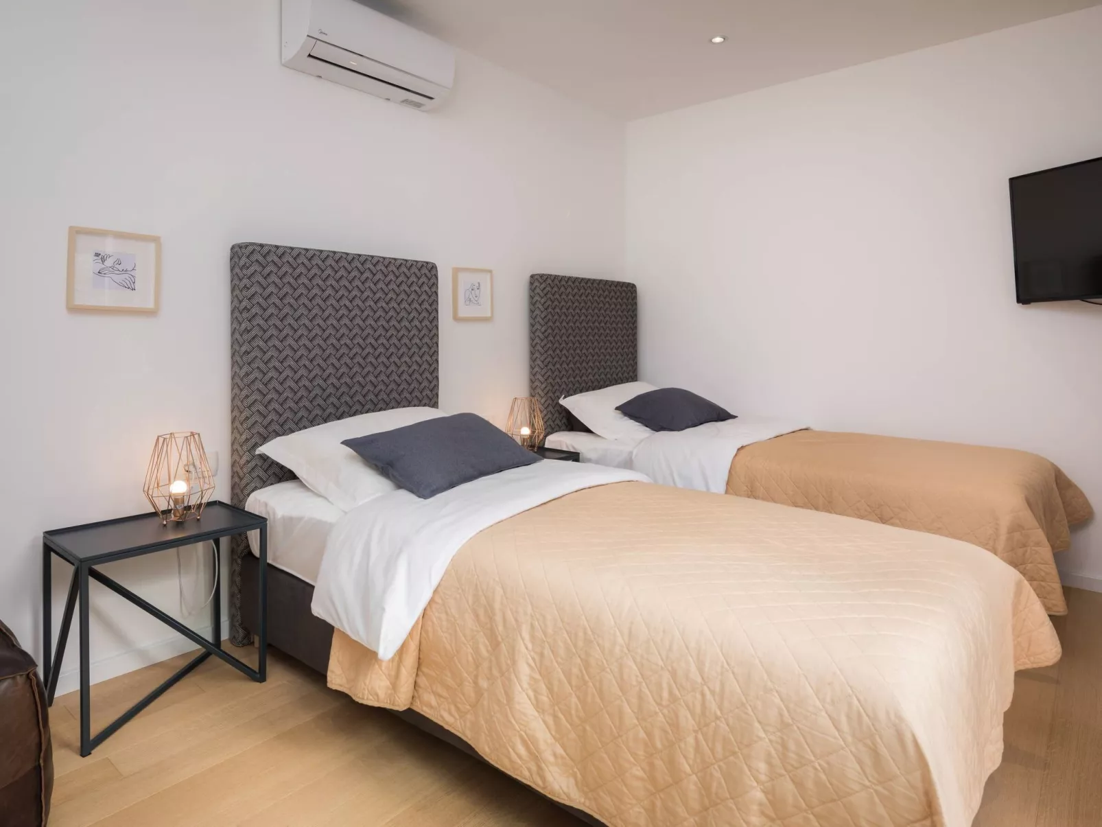 Semper Vivum Villa-Image-tags.info