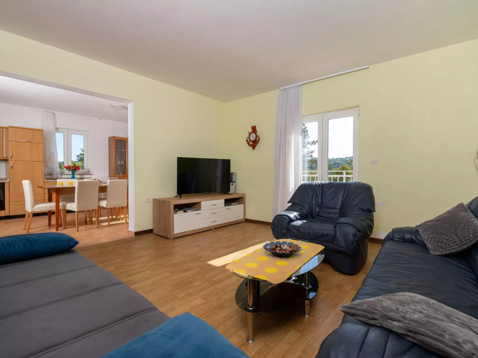 Haus Orange - Familienfreundliche Lage mit Pool-Binnen