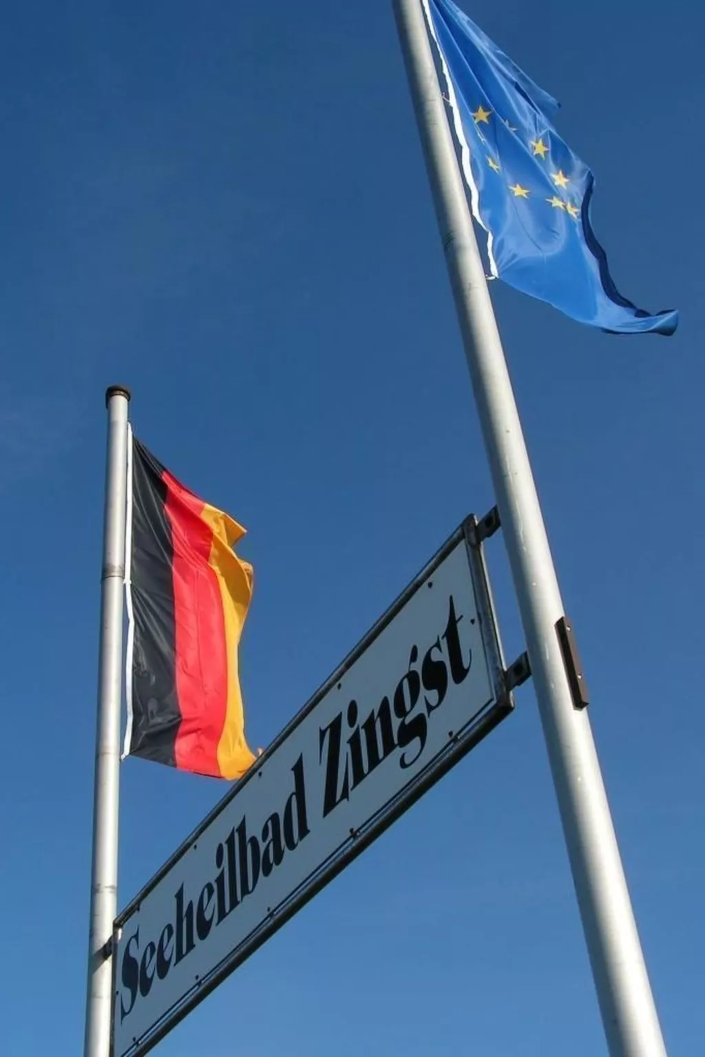 Strandnahe Wohnung mit Terrasse und Parkplatz-Buiten
