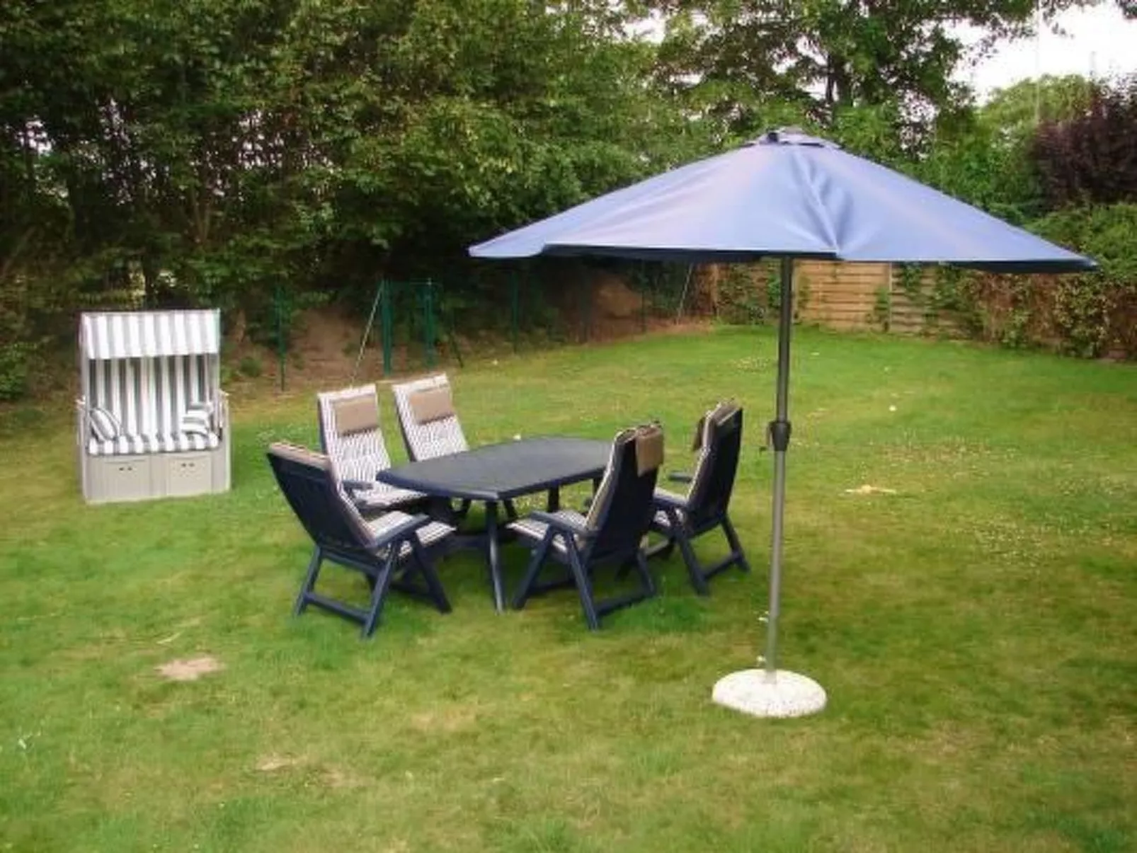 In Winnemark mit Großem Garten-Buiten