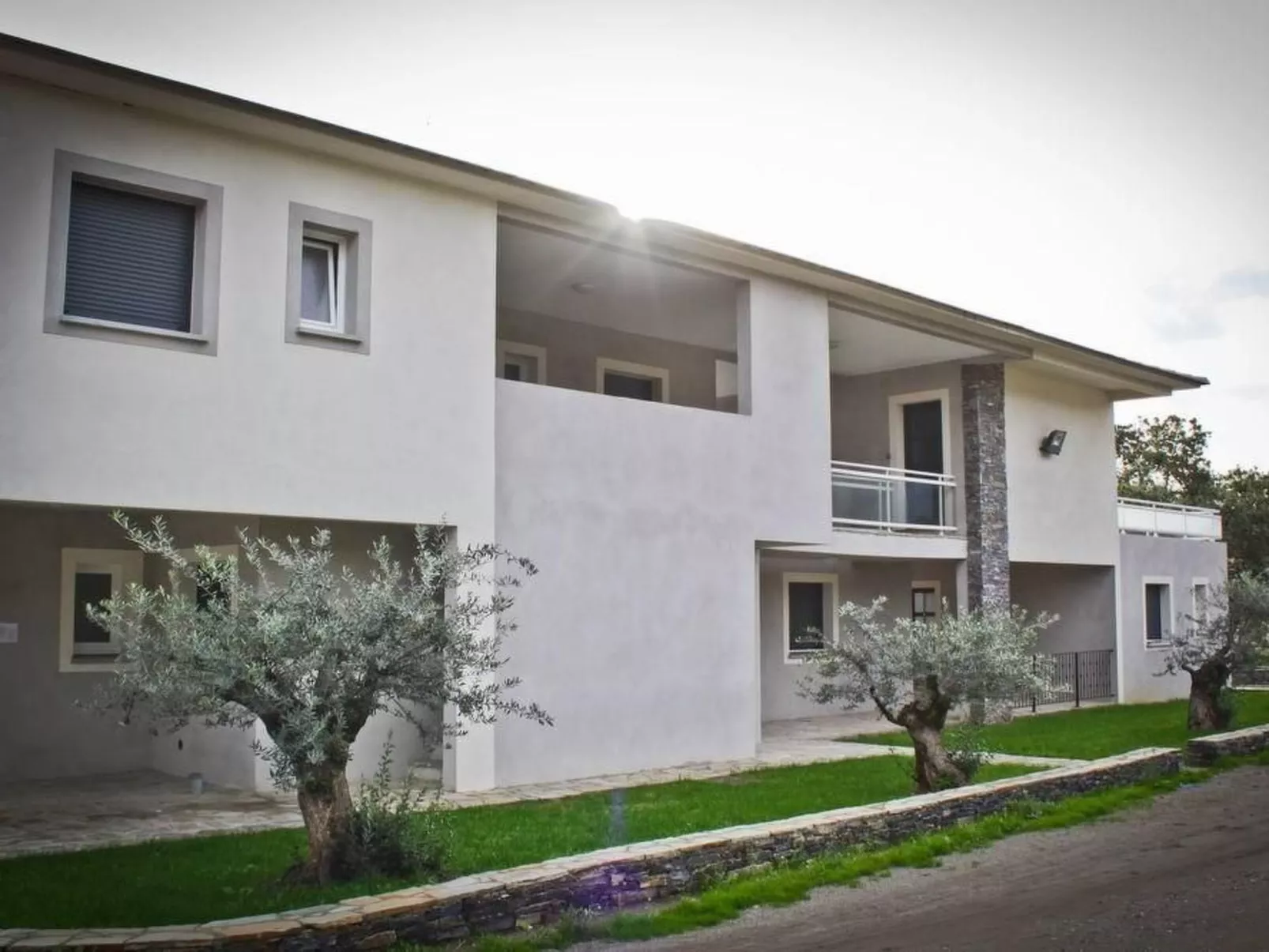 Marea Resort Wohnung mit Schwimmbad-Buiten