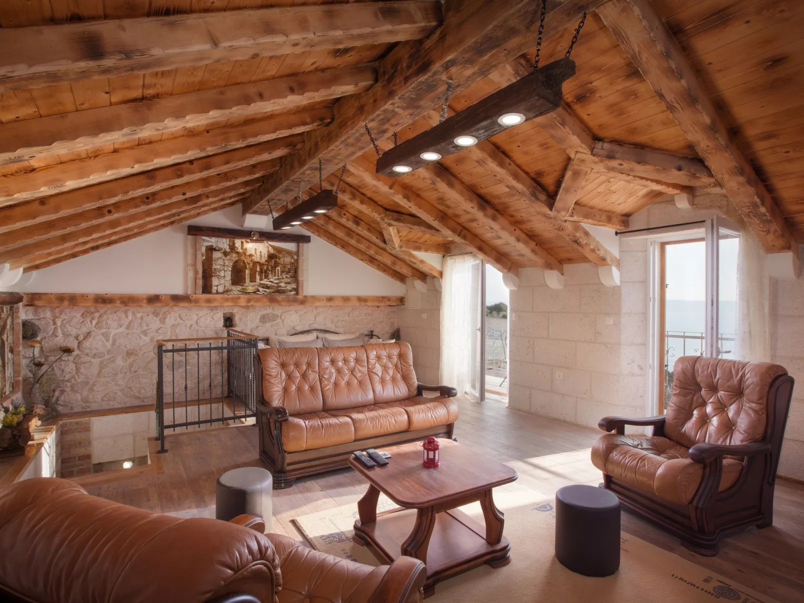 Charmantes Steinhaus mit Pool und Meerblick-Binnen