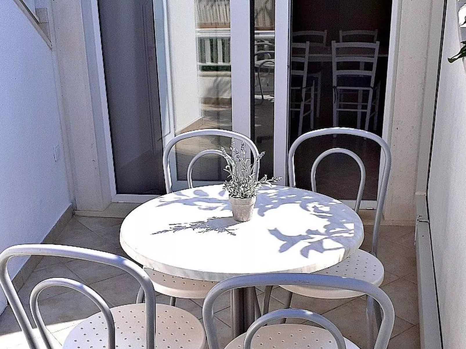 Mit Balkon in Strandnähe - Buiten