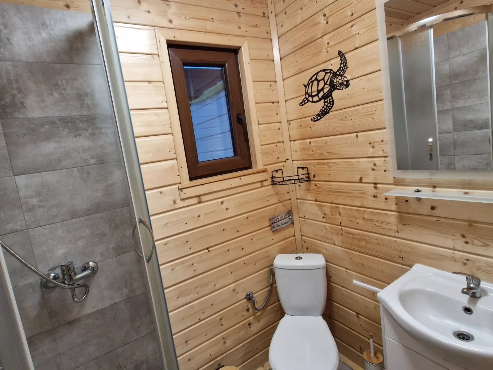 Mit privater Terrasse-Binnen