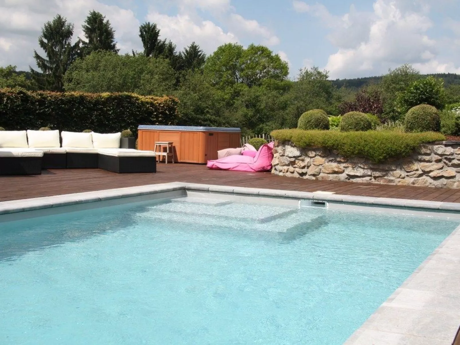 Villa "Spineux" Schwimmbäder/Whirlpool/Sauna 11pers-Buiten