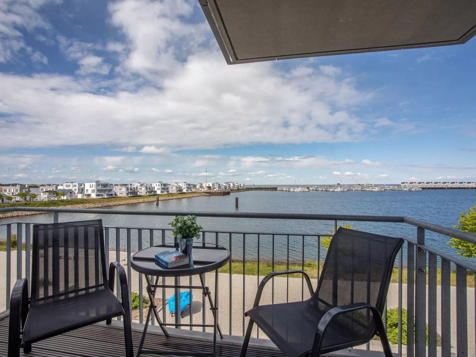 Fewo Reeders Nest by Seeblick Ferien ORO-Buiten