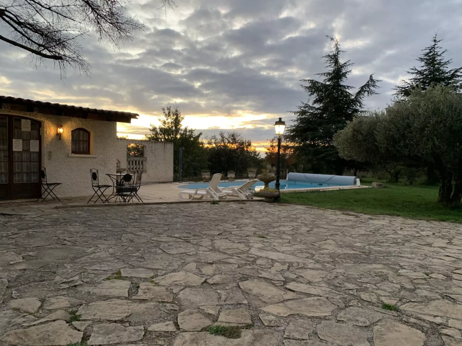 Provençal Privates Schwimmbad, Haustiere willkommen-Buiten