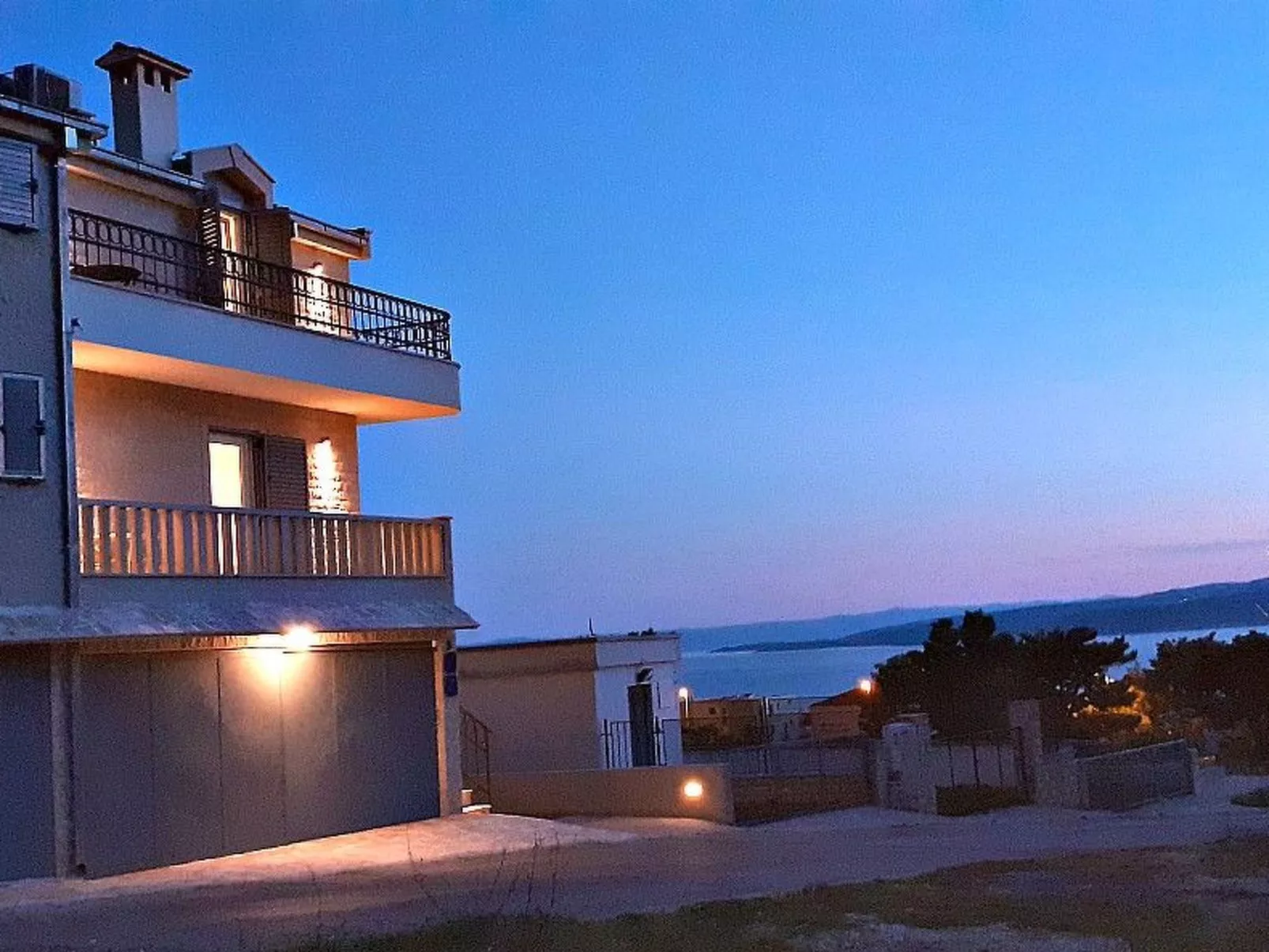 Appartement in Baška Voda - Buiten