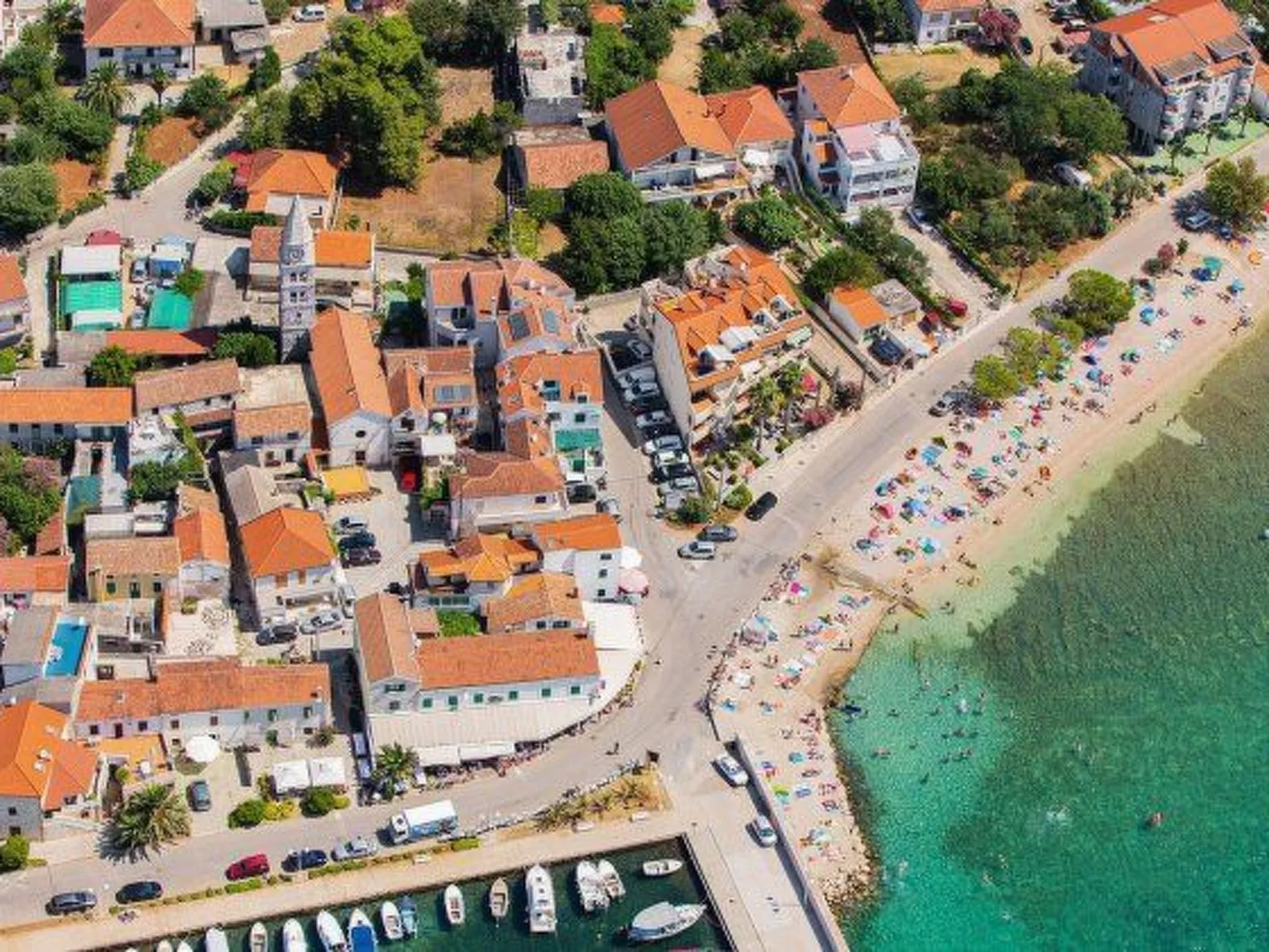 Wohnung "Blažević 2" direkt am Strand-Buiten