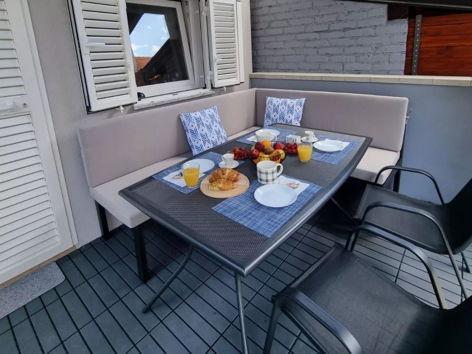 Holiday house Ena-Binnen