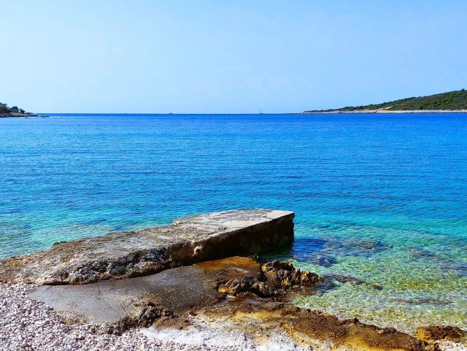 Luxuriöse Villa Dolce Vita direkt am Meer mit privatem Pool und Parkplatz-Buiten