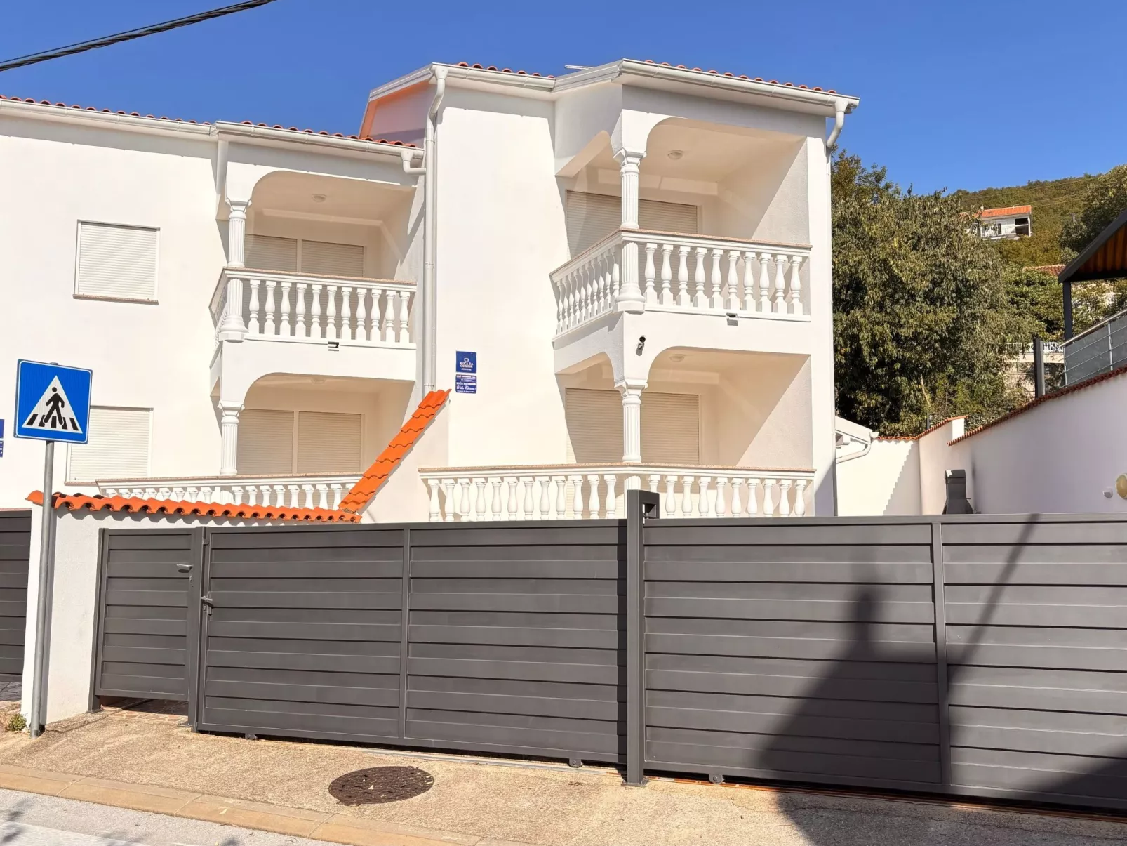 "Vila Chiara" mit Pool-Buiten