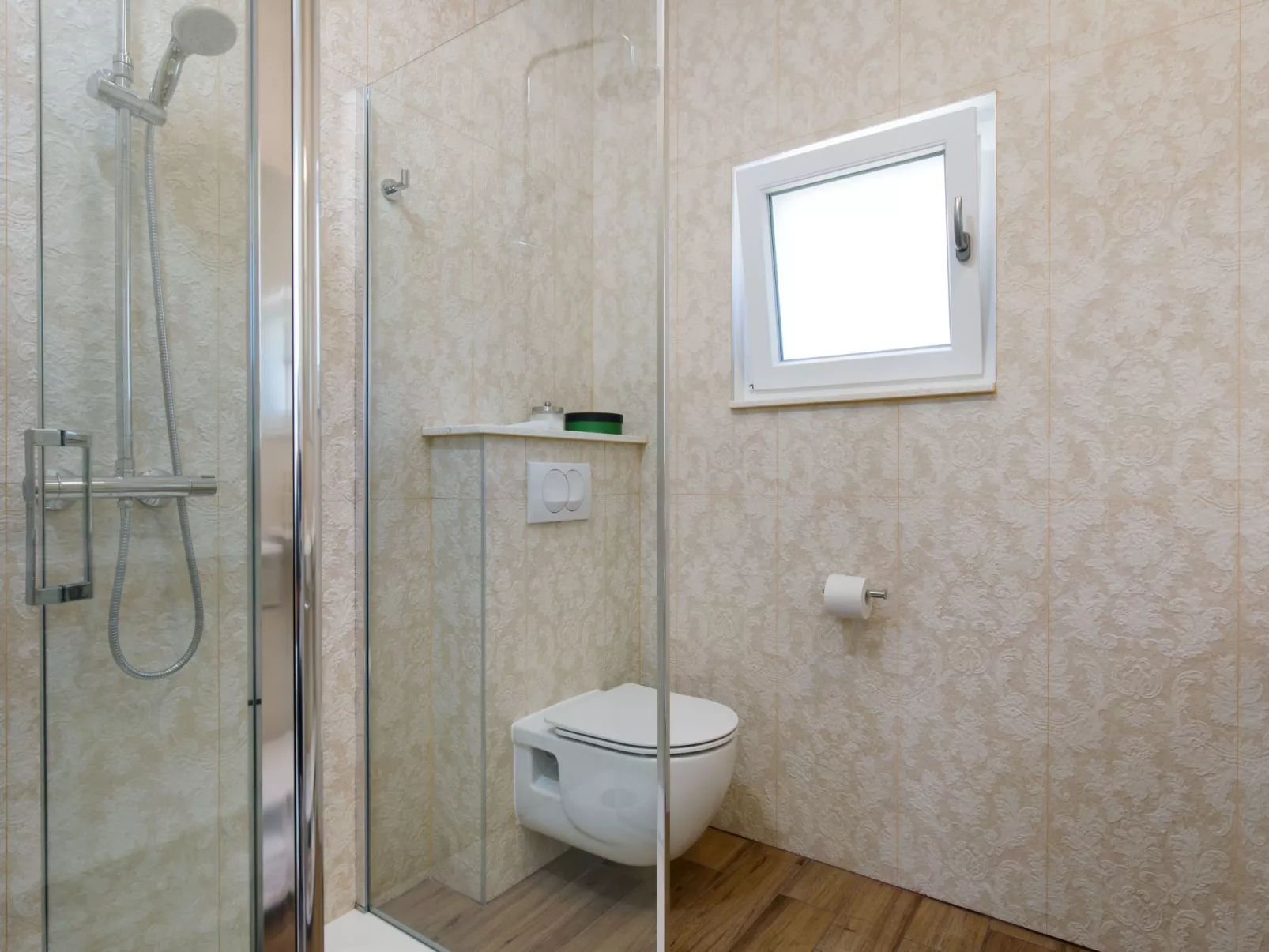 "Villa Anadea" mit Whirlpool-Binnen