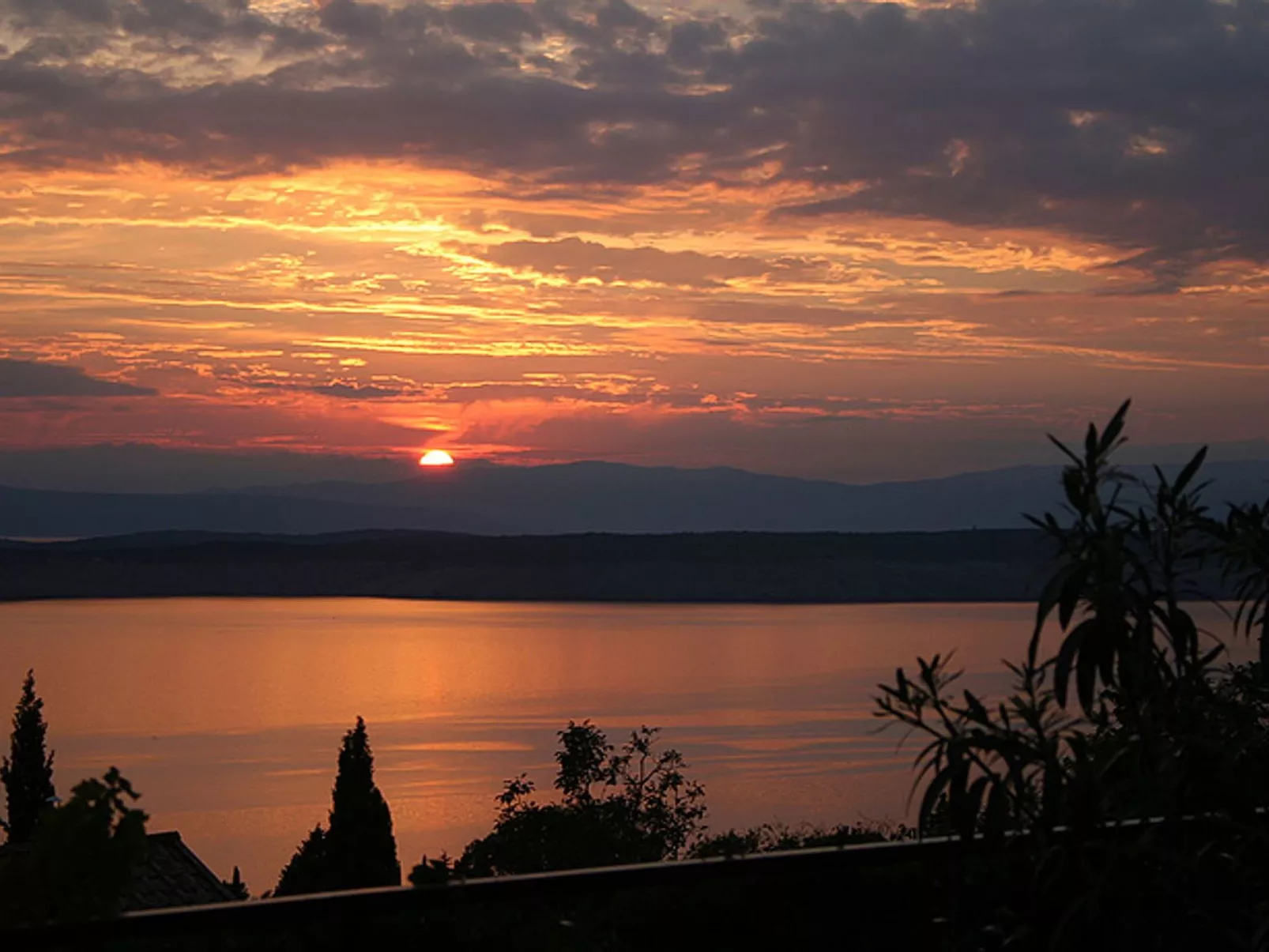 Haus La Dostana-Buiten