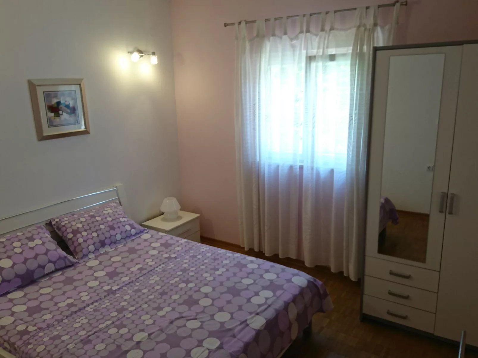 "Maya 1" mit Blick auf das Wasser-Image-tags.info