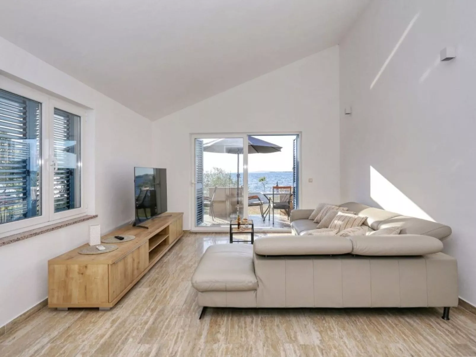 Haus am Strand in Zaton - TA Leut Agency-Binnen