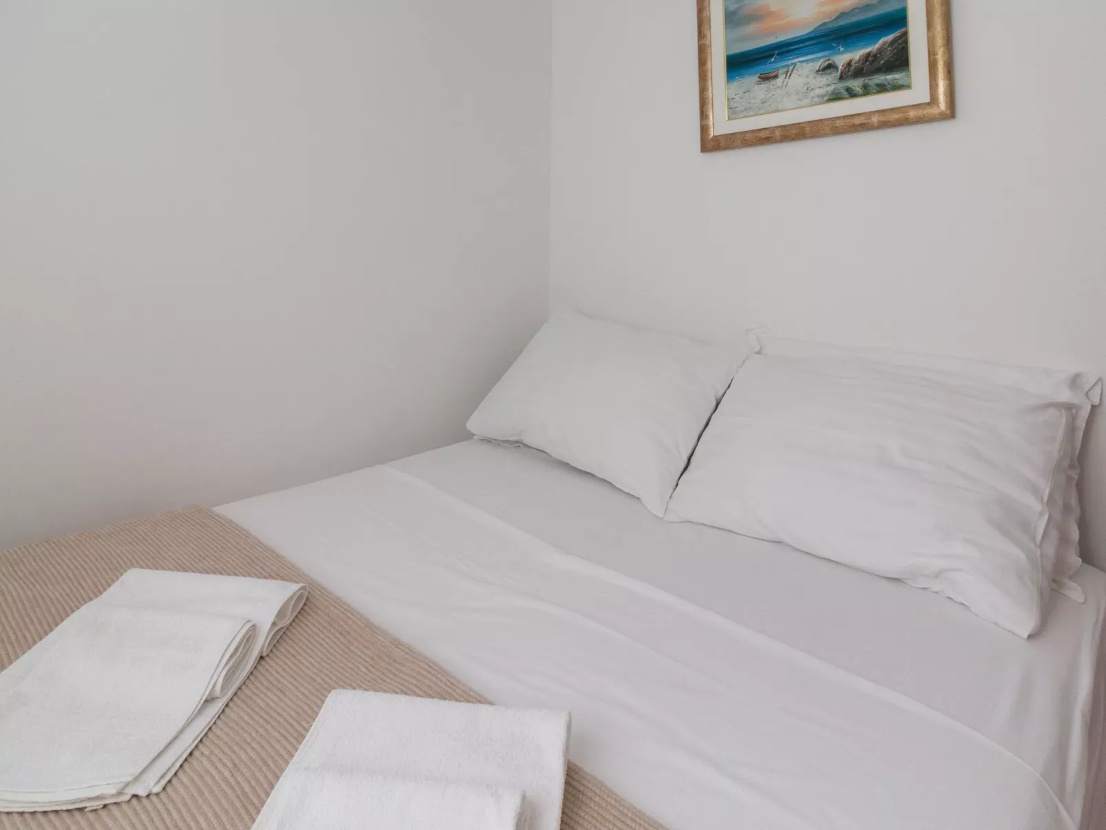 Mobilheim mit Privatparkplatz-Binnen