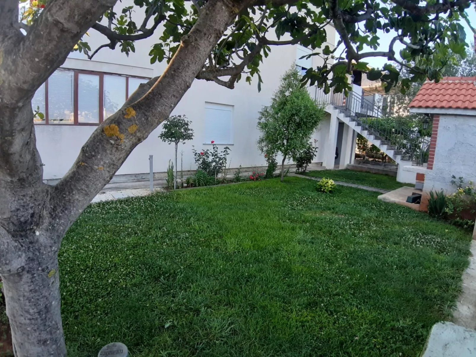 Wohnung mit Balkon-Buiten