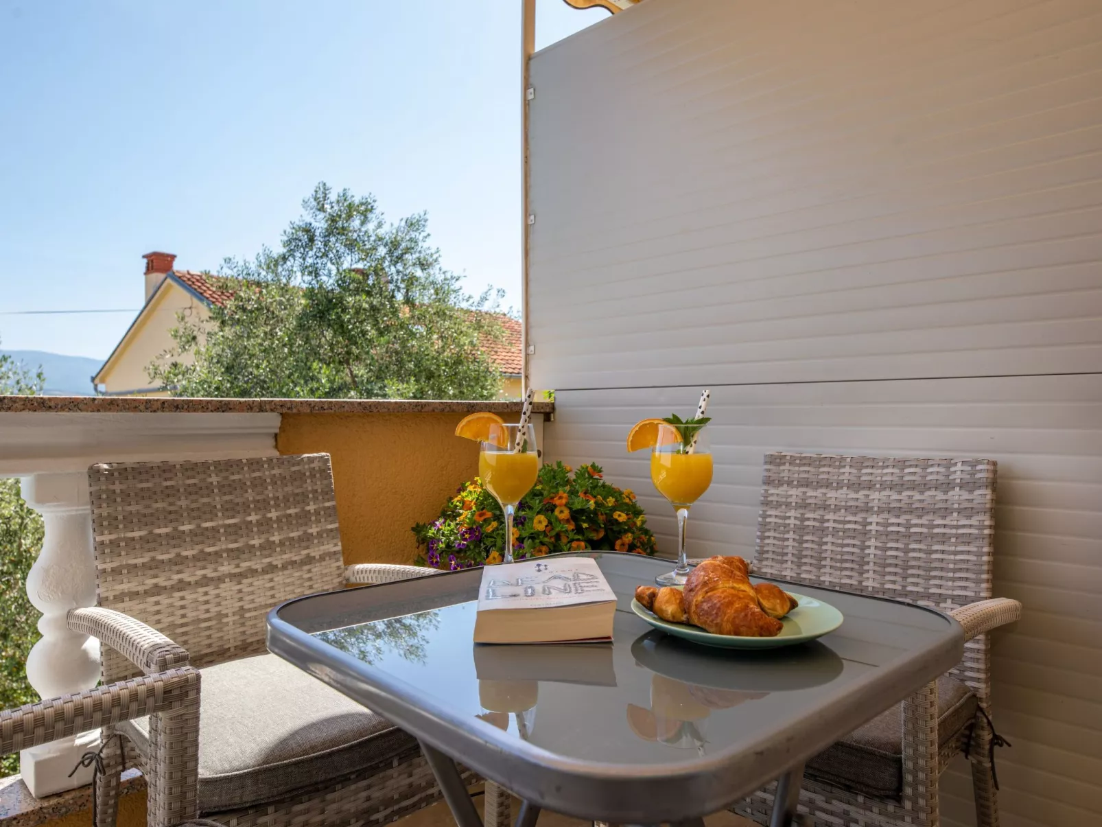 Für 2 Personen  + 1 Kind ca. 40 m&sup2; in Šilo, Adriaküste Kroatien (Kroatisch-Buiten