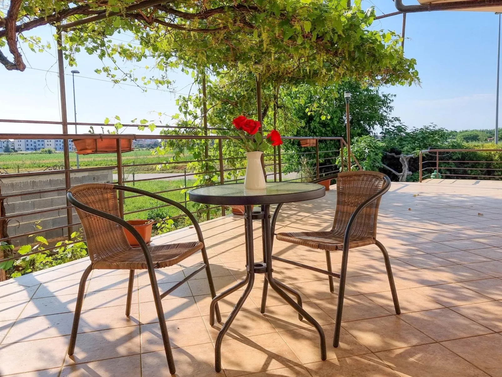 Studio-Wohnung "Dani 2" mit Terrasse-Buiten