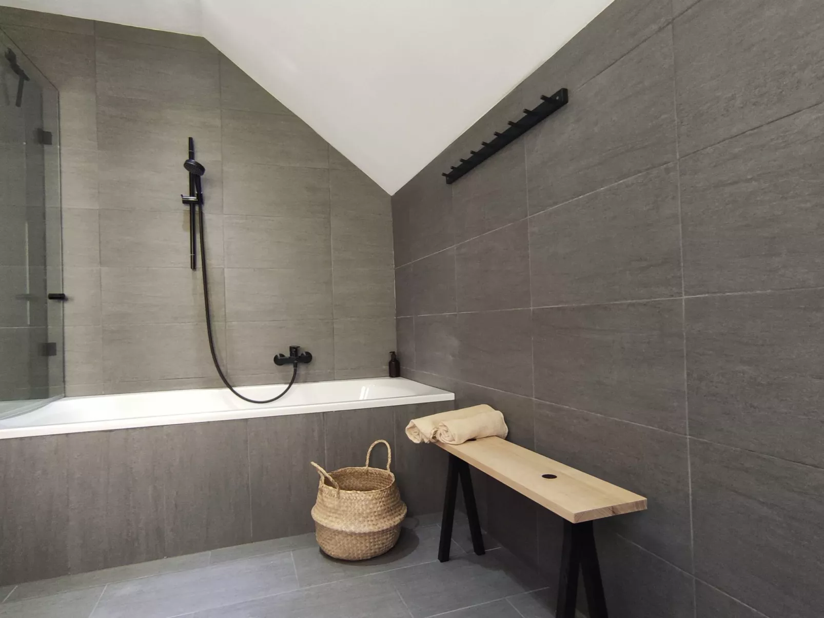 Sonniges Berghaus, ruhige Lage, phantastischer Weitblick-Binnen