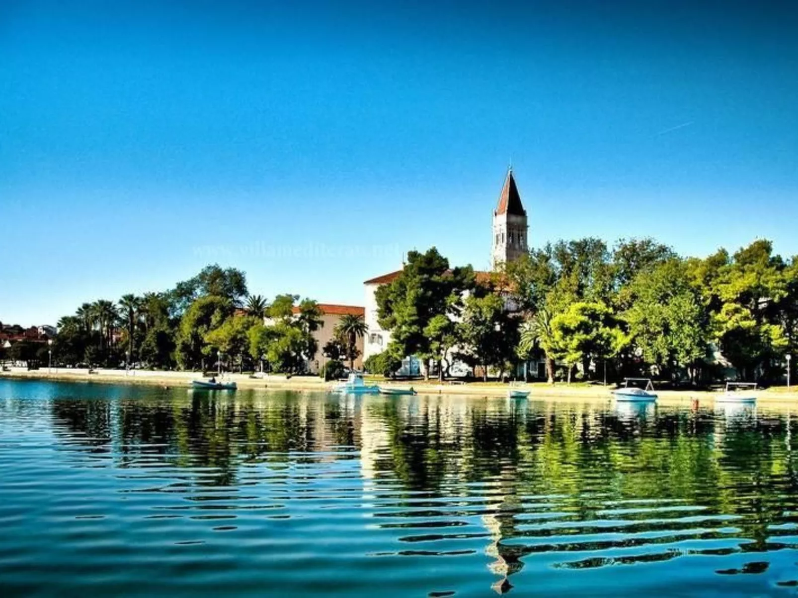 Mit Terrasse und Grill-Buiten