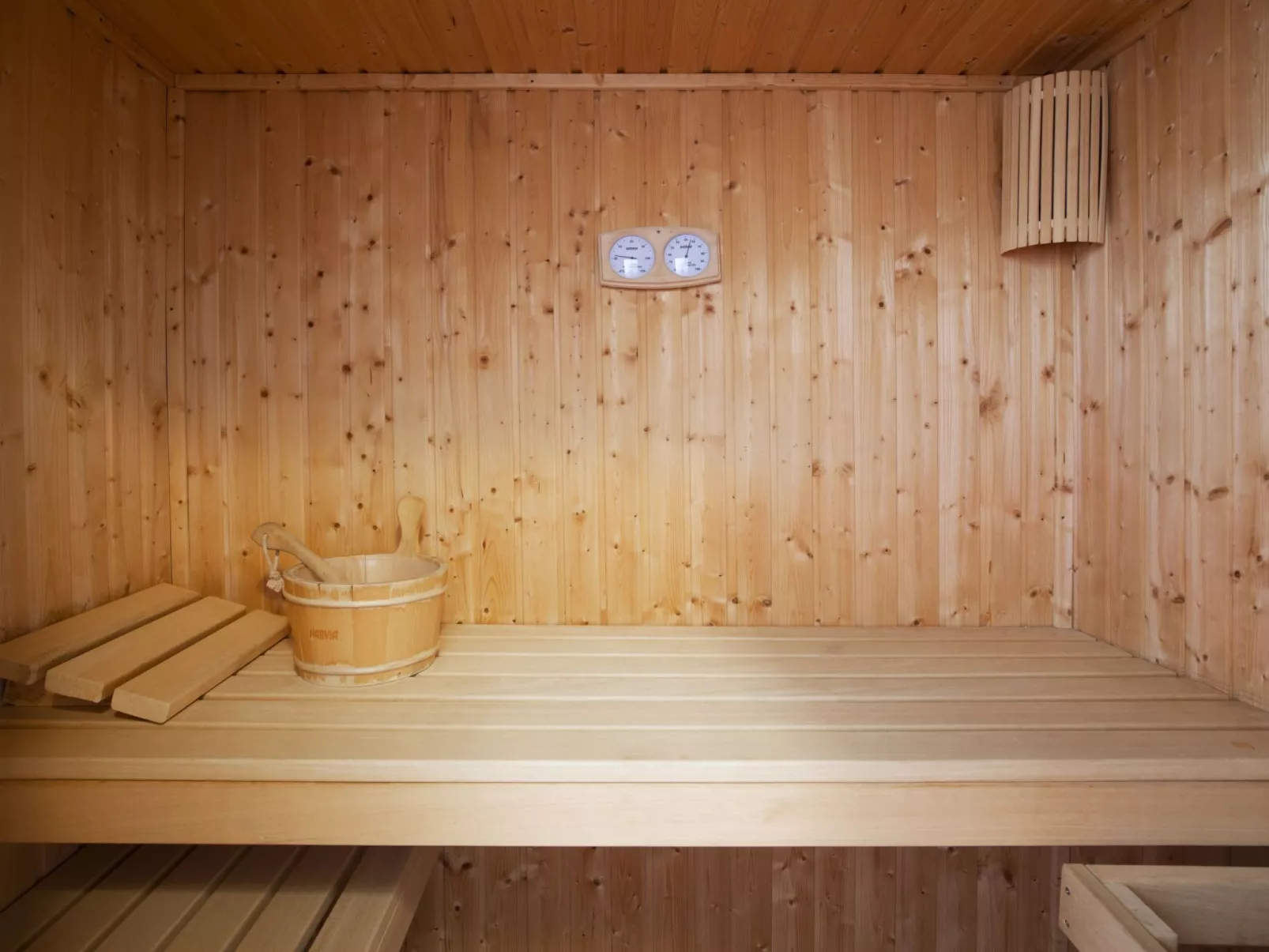 Villa Mason mit beheiztem Pool und Mini-Wellness-Binnen