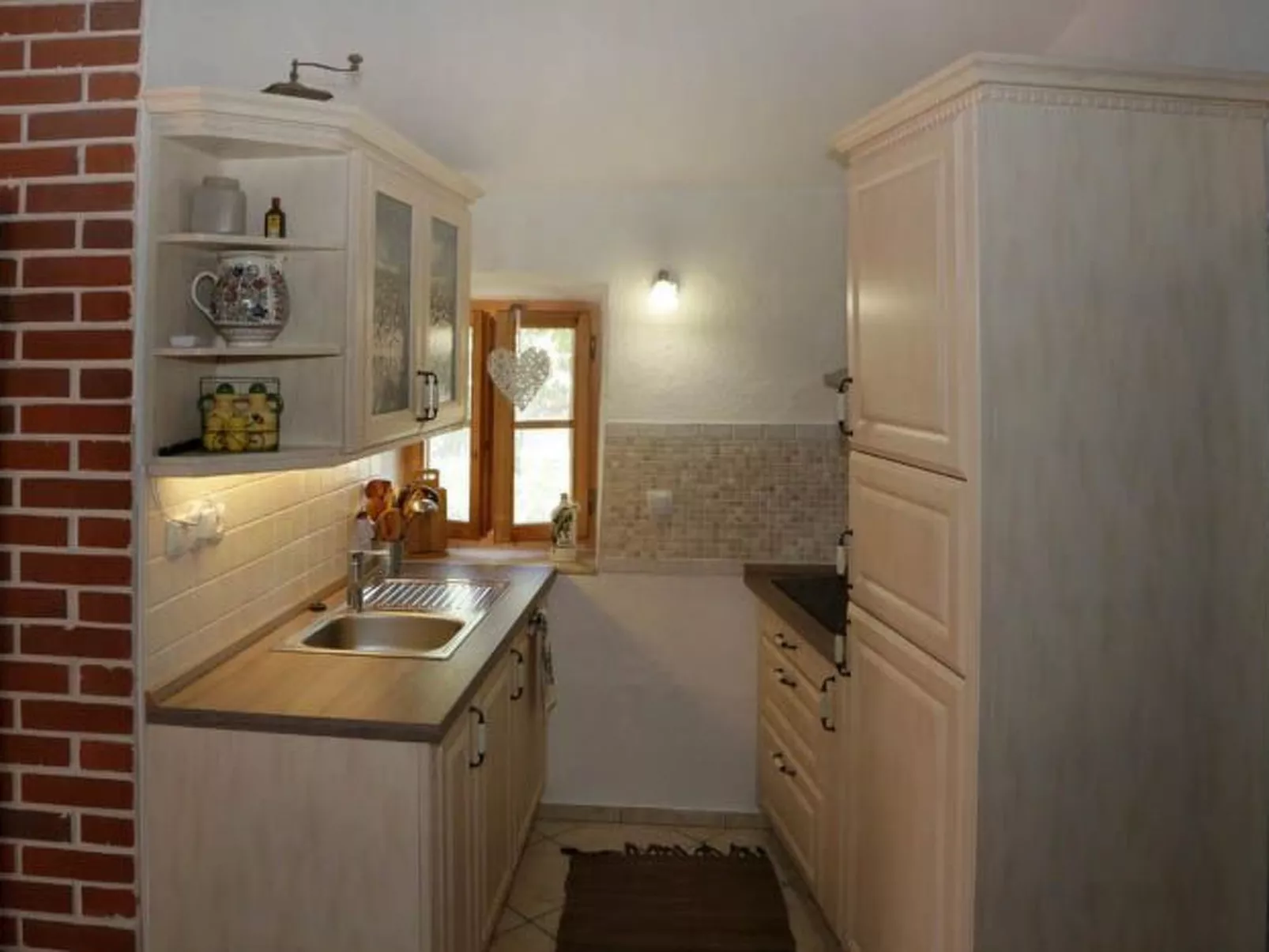 Typisch istrisches Steinhaus mit Grill und Garten-Binnen