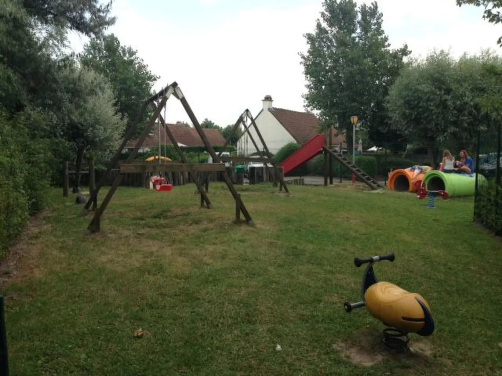 Zonneweelde bei Dünen und Wald-Buiten