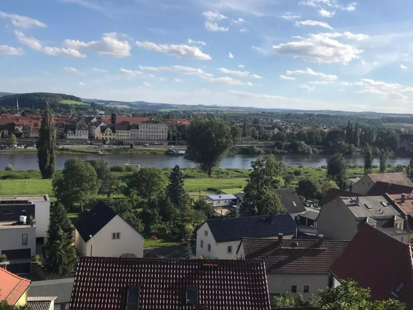 In Pirna mit Schöner Terrasse-Buiten