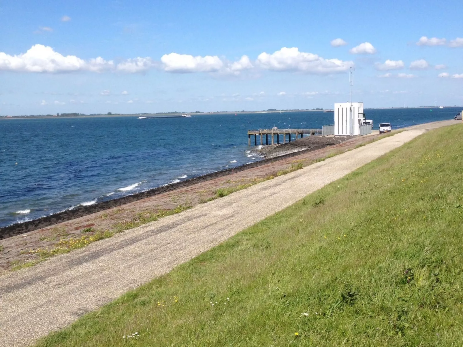 Gemütliche Hütte-Buiten