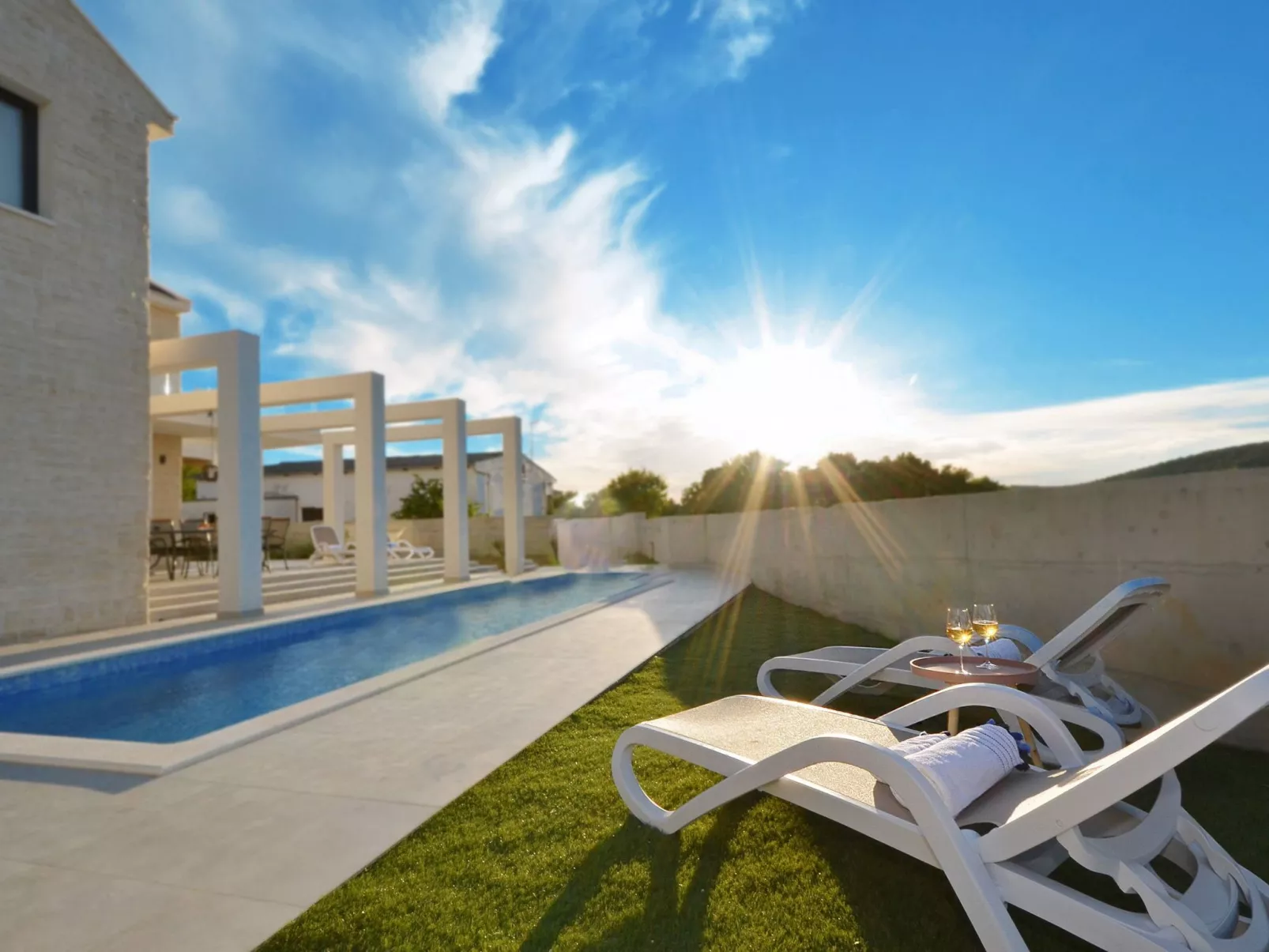 Haus in Dvornica mit privatem Parkplatz-Buiten