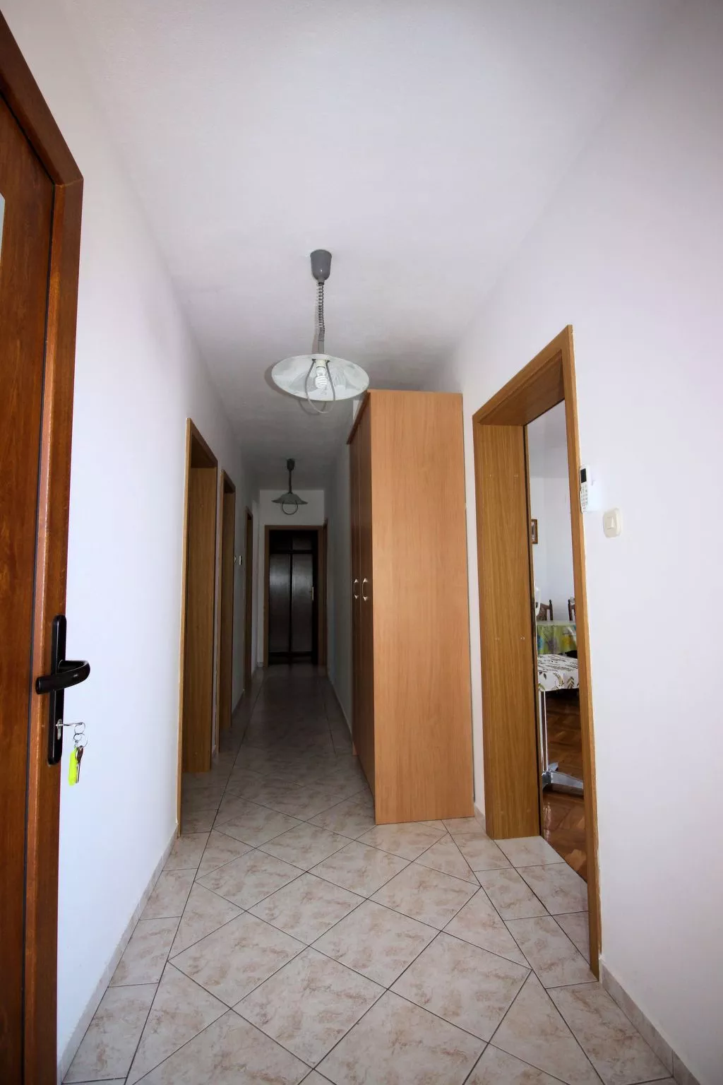 "Manda 2" mit Blick auf das Wasser-Binnen