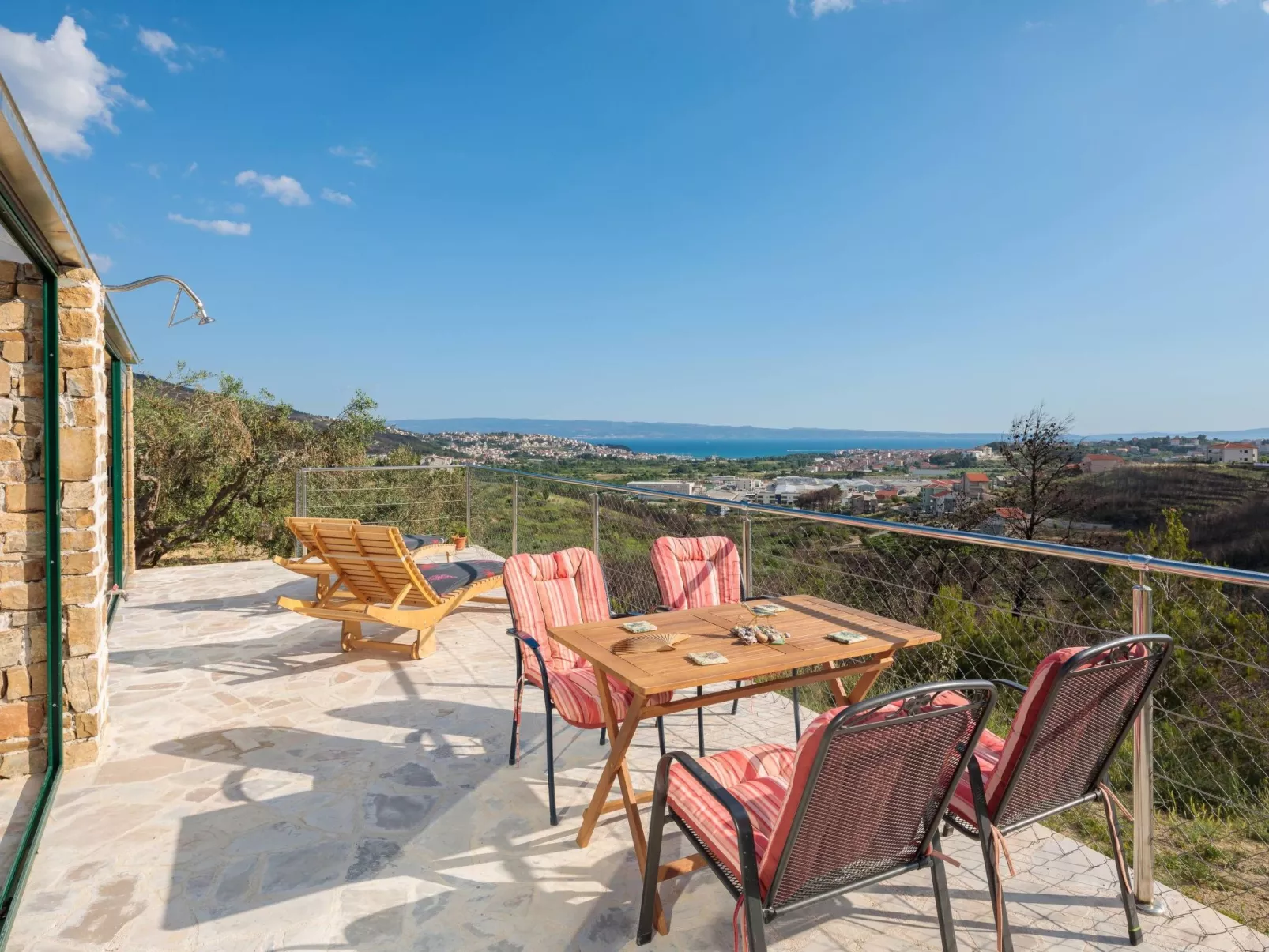 Ferienvilla Kalista mit Pool und tollem Ausblick-Buiten