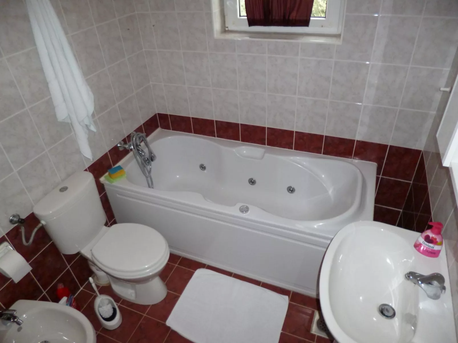 Wohnung in Barbat mit Terrasse und Grill-Binnen