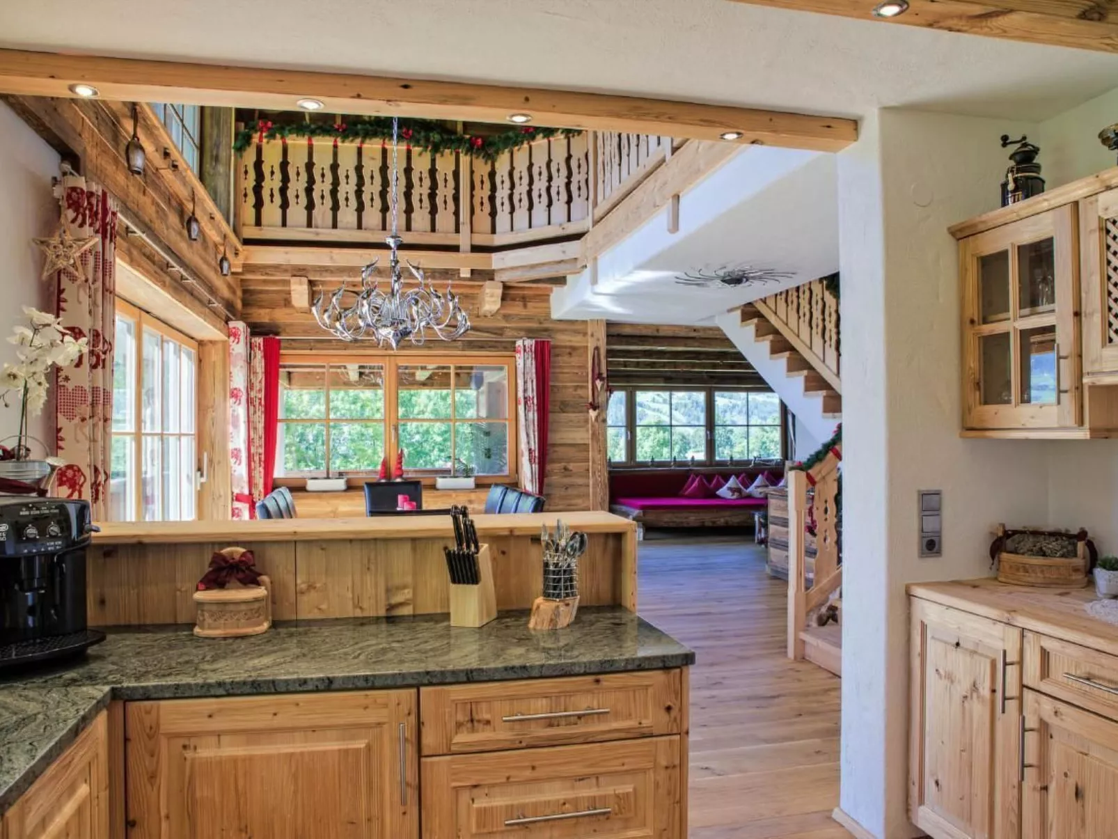 Sunny Hideaway-Binnen