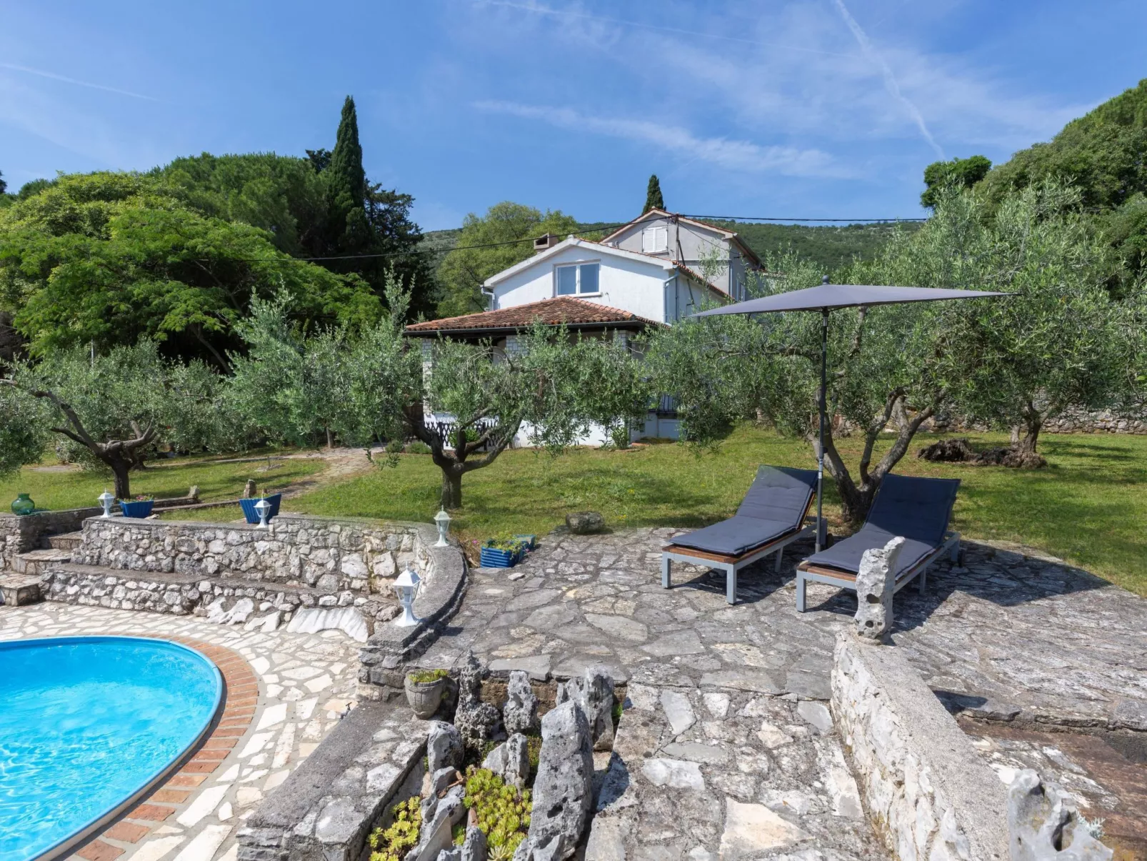 "Istria" mit eigenem Pool-Buiten