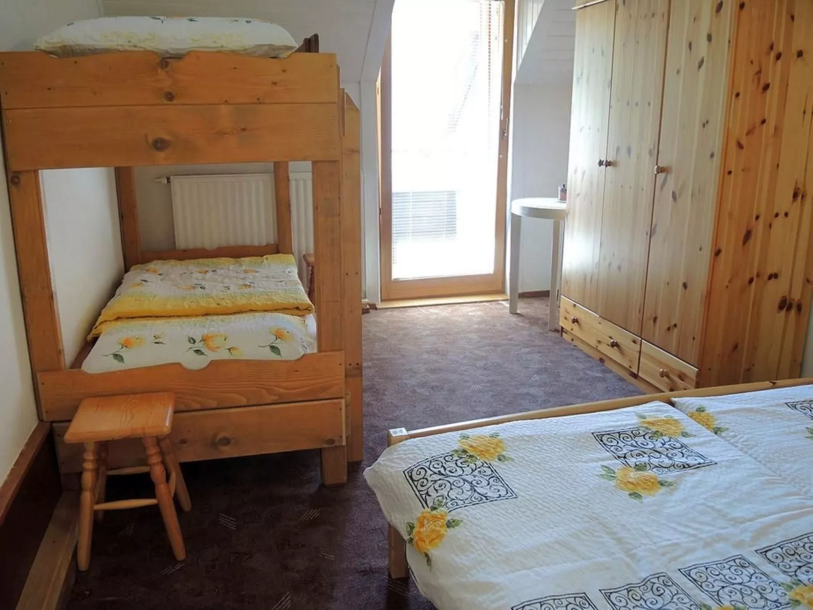 Für sechs Personen mit einem Balkon-Binnen