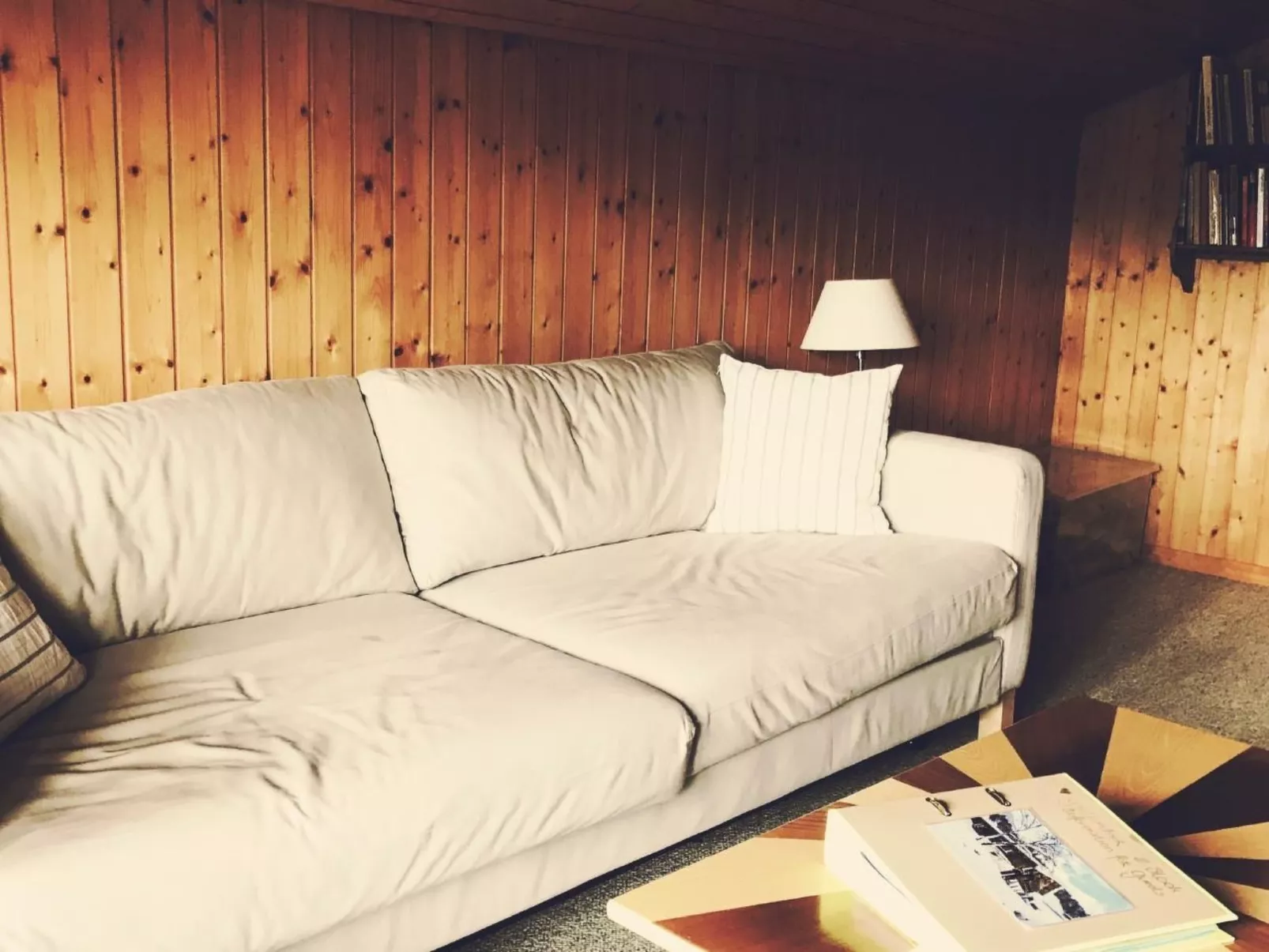 Haus "Nyfeler" Obergeschoss 4-Bettwohnung-Binnen