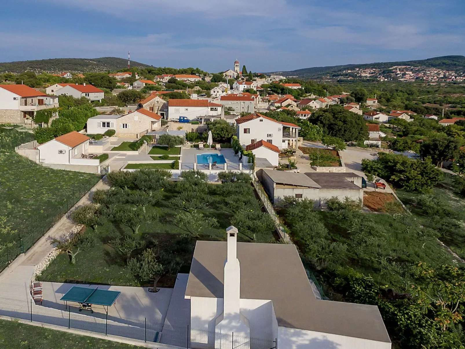 Finca mit Garten, Grill und Terrasse-Buiten