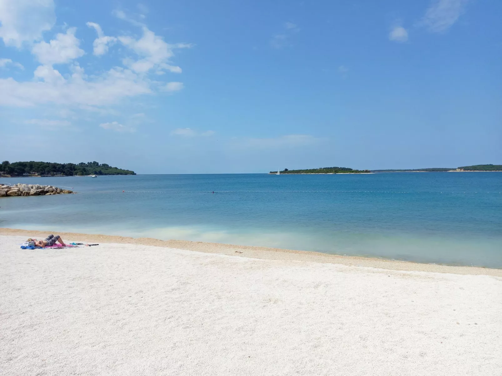 Studio-Apartment in Stinjan, 600 m vom Strand entfernt-Buiten