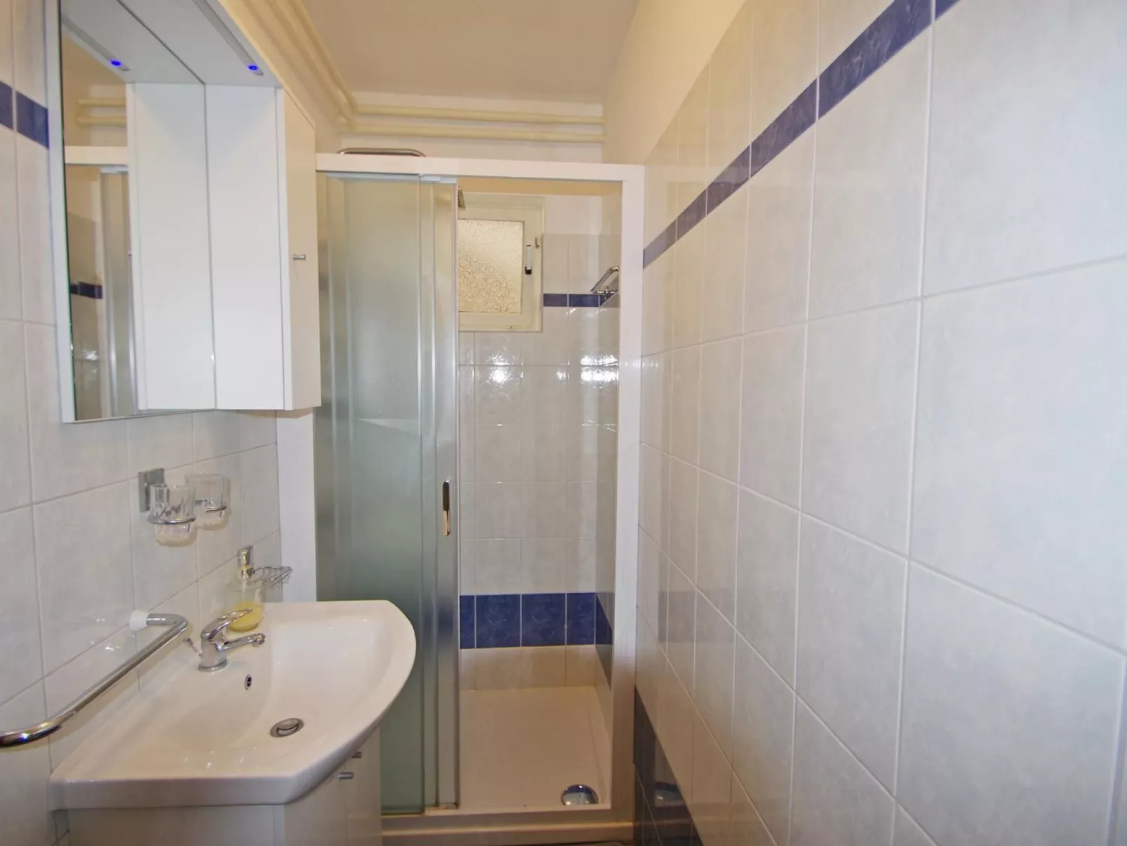 "Drago"-Image-tags.info