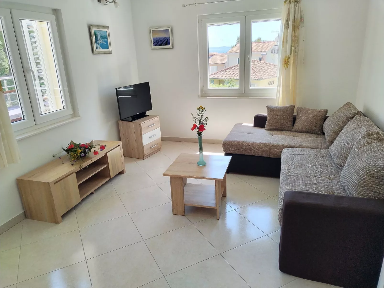 "Lile" mit Blick auf das Wasser-Binnen