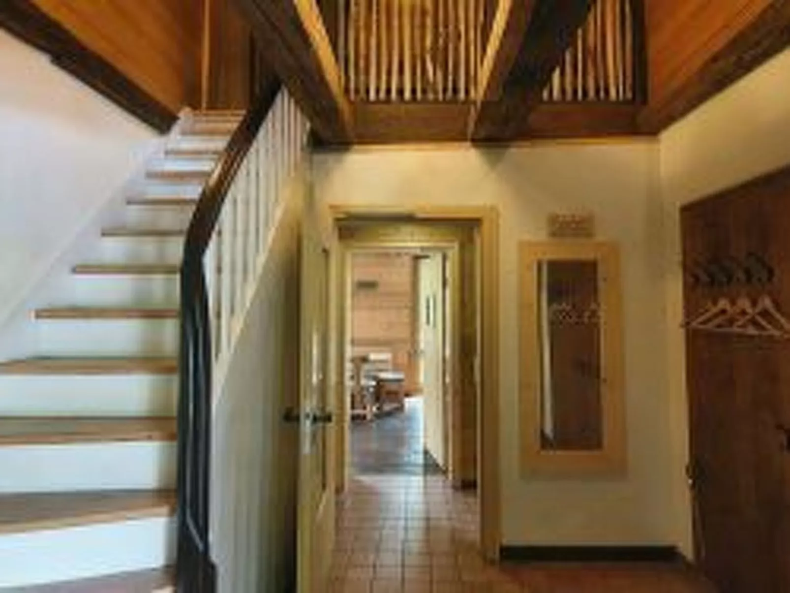 Urgemütliche Gruppenhütte mit Gartensauna-Binnen